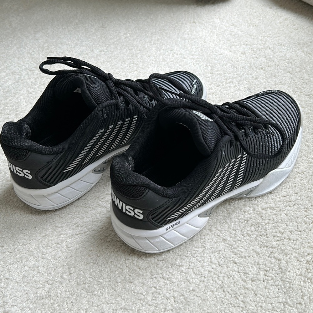 K-Swiss Hypercourt Express 2 - women’s size 8 tennis shoe